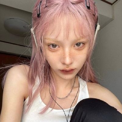 bleedingc0rds's profile picture. ﾠ♱  whoooo wanna rock with 𝖑𝖎𝖆   爱 ...  — #rockstar