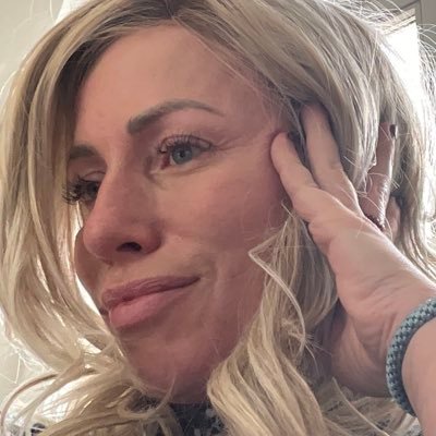 Roborierend's profile picture. FÄ Innere Medizin |FÄ Nephrologie |verheiratet | Kinder | konservativ |