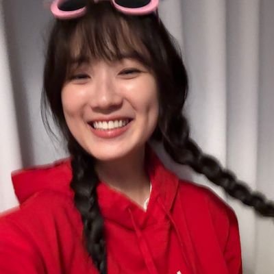 raynakzwoo's profile picture. life, laugh, love woohye🫳🏻🤍🌟