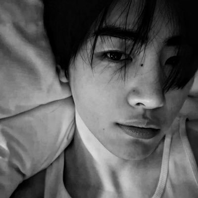 vvwuone's profile picture. Bite me @iamnoosun