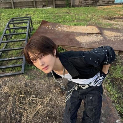 tliya10's profile picture. 