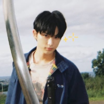 russchxn's profile picture. 𝙷𝙰𝚁𝚄𝙰 𝙱𝙾𝚈𝙵𝚁𝙸𝙴𝙽𝙳 𝙼𝙰𝚃𝙴𝚁𝙸𝙰𝙻 ⋆✴︎˚｡⋆ 🐰🍎🧢🍀⭐️