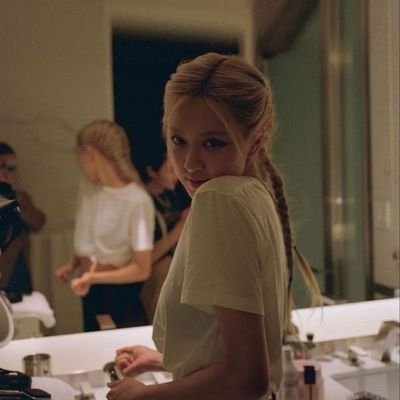 EXOskitsch's profile picture. EXO, BLACKPINK, IVE, GIDLE, NJZ  ✨️

Film & books fan 📚