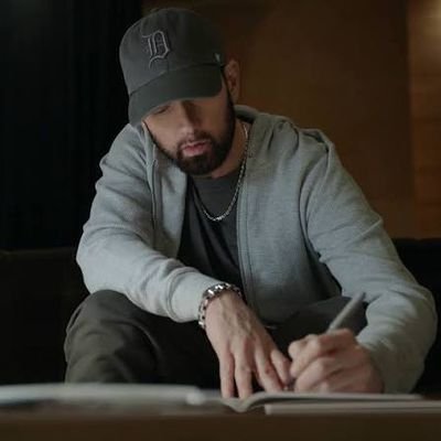 RedLee480345's profile picture. 