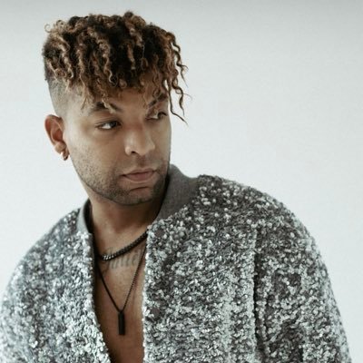 emanuelaustin27's profile picture. DANCER, MUSICIAN, MODEL, BLOGGER INSTAGRAM: https://t.co/Ic8vdEWn3K FACEBOOK: https://t.co/AdmbKImAIz