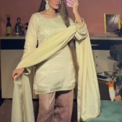 Preetkour23's profile picture. Nirbhau ੧ਓ || Nirvair੧ਓ 🙏||Jai mata di|🚩 Poetries✍️,|love music❣️🎶 | Rohit fan ❤️🐐||}