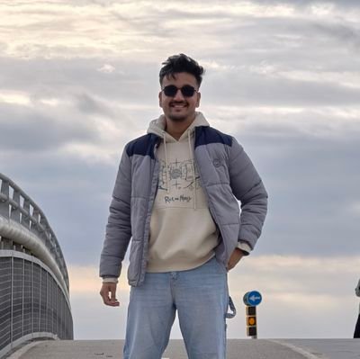 shreejitsu's profile picture. Content @sillycorns
Previously @TrakinTech