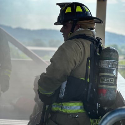 legattacks's profile picture. ✝️👨🏾‍🚒bunnygirl enthusiast