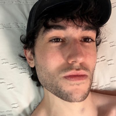 raulswiftt's profile picture. keep it 💯 ~ @thefateofraul