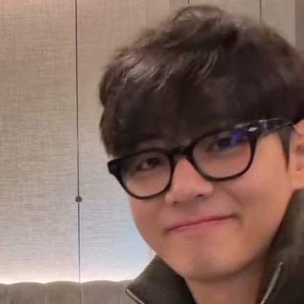 withbtstillend's profile picture. • BTS PAVED THE WAY •
• personal + fan account •
• no shipper, solo and especially no multis •
• admin waiting for spring 2026 •