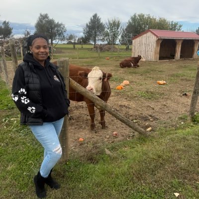 madladycarla's profile picture. 