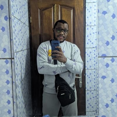 eau_en_poudre's profile picture. Ingénieur en génie électrique et électromécanique. passionné de recherche. Fan de Messi et du FCB 💙❤️😊, fan de musique, vie en autarcie