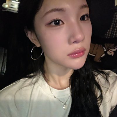 mheetics's profile picture. just a girl who smiles brighter when juun laughs