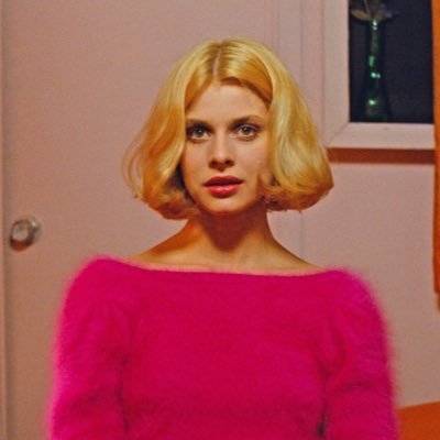 venusinfurs22's profile picture. a moody indie film character.

https://t.co/57KUlHZagX