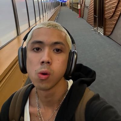 emmnldl's profile picture. 