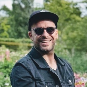 jonathan_sahin's profile picture. Sr. Creative @LEGO_Group | Amateur photographer | doodler | professional big kid. Views are my own.