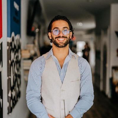 MoneySmartVic's profile picture. ✝️Kingdom Man🇩🇴 Latino 🗣️Public Speaker🎙️💲Finance💲• 🛜 Web3 🚀Business 🚀Literacy 📚 • 🤝🏽SuperConnector🤝🏽 VeeFriends 🌟 | Prophetic Council ♟️