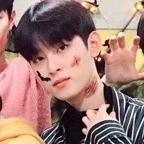 riri_bintari's profile picture. 970912
Hyunsik addict