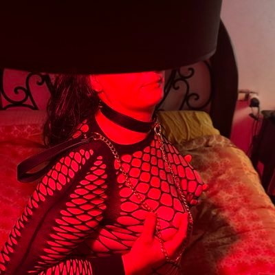 parejadelsurca's profile picture. 🔥 Pareja swinger hedonista | Ella bi-curiosa y manda en los juegos 😉, él hetero y cómplice | Buscamos parejas, chicas bi y chicos traviesos con clase 😏✨