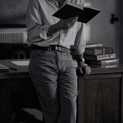 mo___r3's profile picture. نايٌ في مَهب الريح ..... هُنا حقلي، اقرأ بحذر!