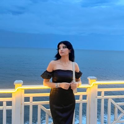 Denizalacm_'s profile picture. Hiraeth.