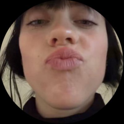 girliused2know's profile picture. seen billie 3x ⊹₊⟡⋆