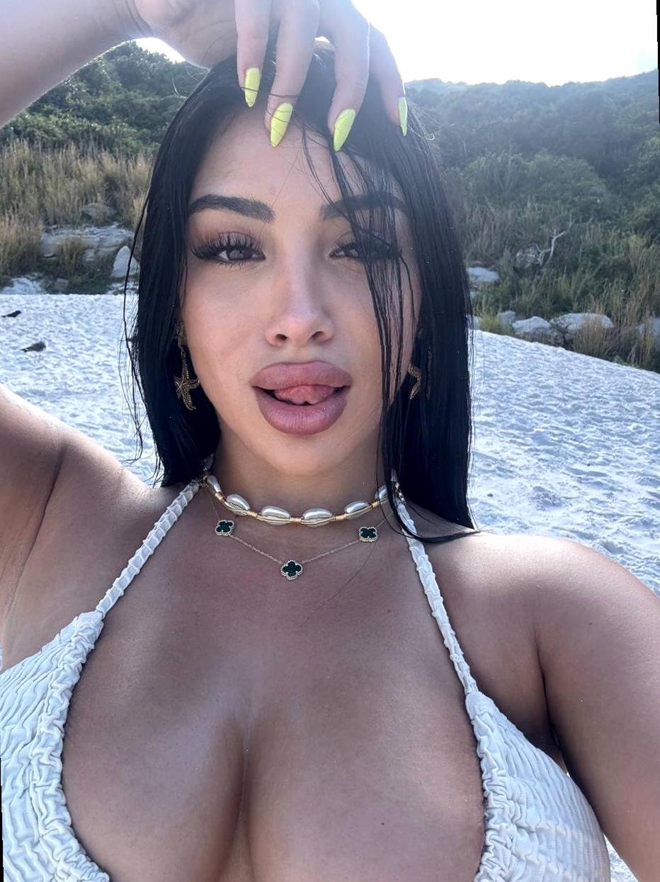 Euna21520678's profile picture. i'm a little trouble, mostly charm