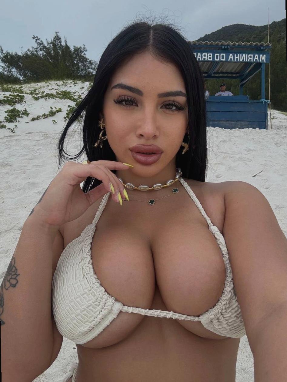 Janina40361845's profile picture. i make mischief and call it magic