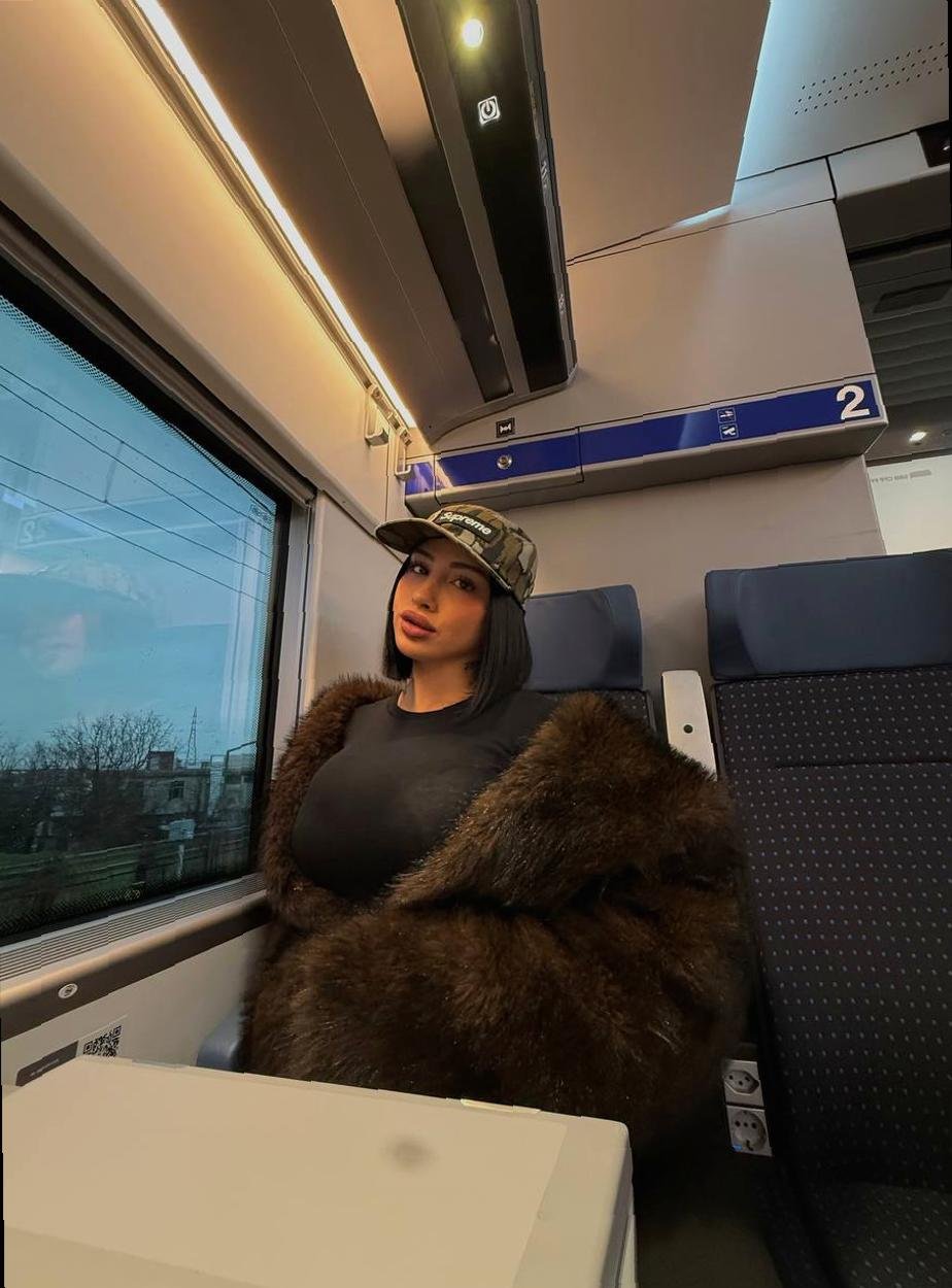 DenisMadzimure's profile picture. i charm storms and steal the show