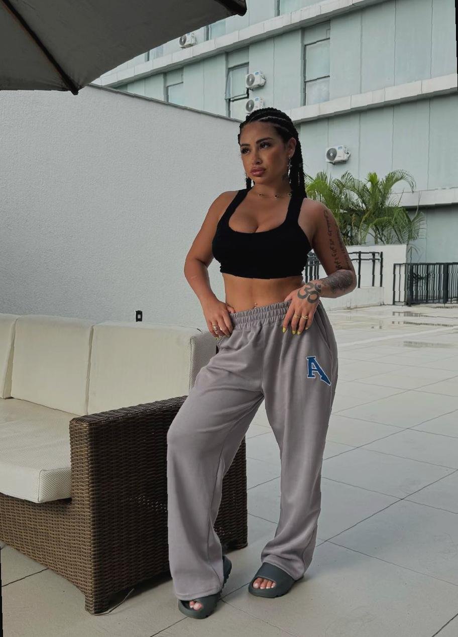 TracyDu37597066's profile picture. i charm chaos into something delightful