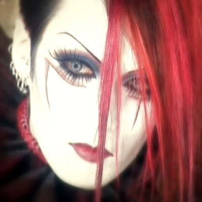 JJ0oa1's profile picture. 송곳니피어싱, 키메라, 그리고 말리스미제르….