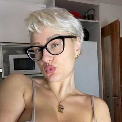 Abella259259's profile picture. 