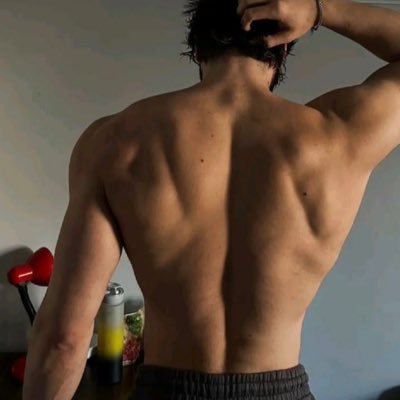 chadsaurusrex's profile picture. I like me some butterfaces 😏