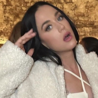 anittxdinah's profile picture. dinah’s voice: “we are friends… we actually go way back, we’re actually sisters” • | fan account (she/her)