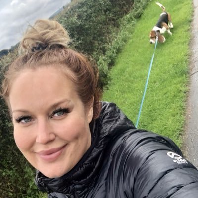 Vicshelly112196's profile picture. 