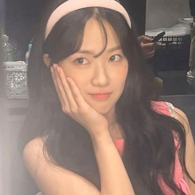 Hyleyoon's profile picture. 𝖲𝗎𝗆𝗍𝗂𝗆𝖾, 25th 𓇼𓈒𓏸 she is the sun-kissed Insurgent in the endless summer, chasing waves and stealing hearts by the sea.  𓍼