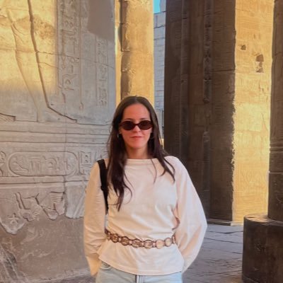 omniament's profile picture. Com òmnium cultural, però sense l'um cultural - i amb una a. Escric.