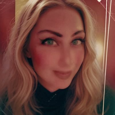 SophieKyn's profile picture. La intuición es la lucidez que el corazón conoce y la mente ignora✨