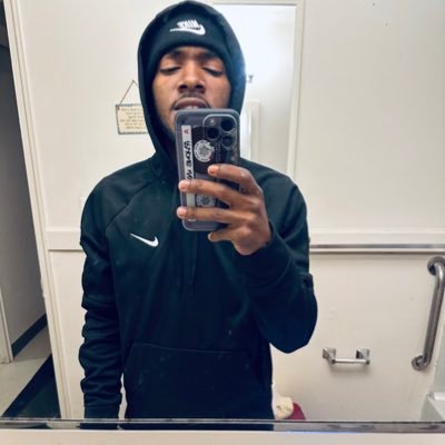 tooflyboi's profile picture. OakDale Maine 😎