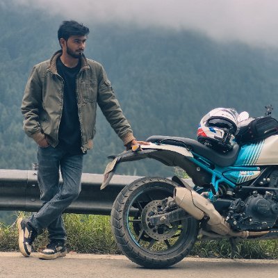 ShikharVishwaAu's profile picture. जारी हैं पा-ए-शौक़ की ईज़ा-रसानीयाँ //
अब कुछ नहीं तो सैर-ए-बयाबान चाहिए

// Irfan Siddiqui 🌻
UoA '23 || Post Grad