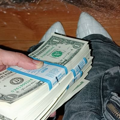 Tazdabadazzz's profile picture. MOST HATED 💲😘

Bad b!+¢h€$ love me , ima bad b!+¢h promoter ❗👩‍❤️‍💋‍👩