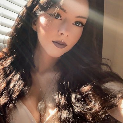 SunlitSpells's profile picture. ? | ☀️| 🌻 | ☁️ | DBD streamer