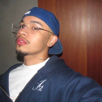 riiancarloss's profile picture. 