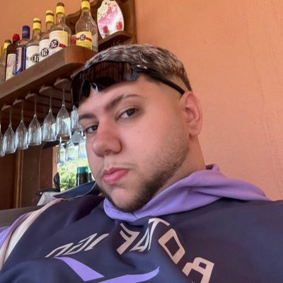 bfrcastro_'s profile picture. não é como começa, e sim como termina @Botafogo