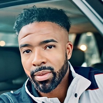 maxwellcoleapps's profile picture. Man of Faith 🧎🏾‍➡️I code apps 👨🏽‍💻