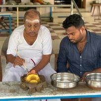 harikaran63123's profile picture. Govt Artist HARIKARAN
PUPPETEER & TANJORE PAINTING
📚Puppetry & Screenwriting Classes
🎭Learn the Craft |✍️Master Storytelling
🎟️Book Workshops or Performance