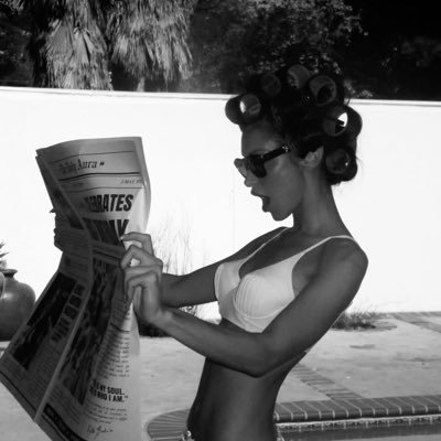 N8426h's profile picture. She’s lost at sea inside her own head, no lighthouse in sight.