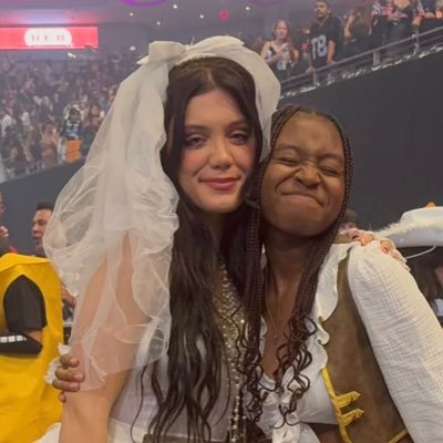 WISTERIABEER's profile picture. yearning for madison elle beer & alessi rose.