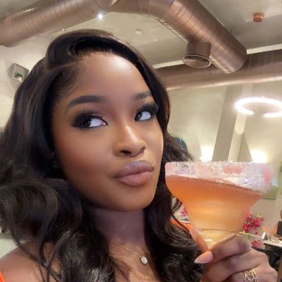 winfreyay's profile picture. princess