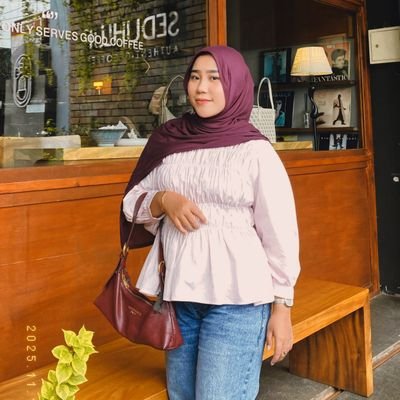 niaabcde's profile picture. '00